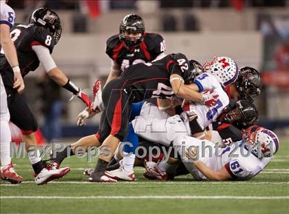 Thumbnail 3 in Lake Travis vs. Midway (UIL 4A Division 1 Final) photogallery.