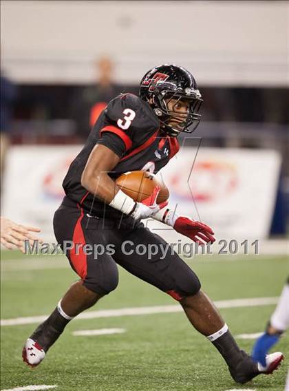 Thumbnail 2 in Lake Travis vs. Midway (UIL 4A Division 1 Final) photogallery.