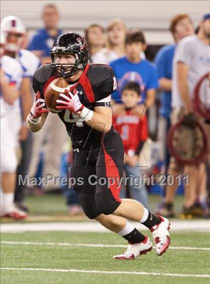 Thumbnail 3 in Lake Travis vs. Midway (UIL 4A Division 1 Final) photogallery.