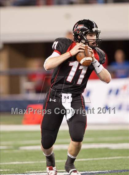 Thumbnail 1 in Lake Travis vs. Midway (UIL 4A Division 1 Final) photogallery.