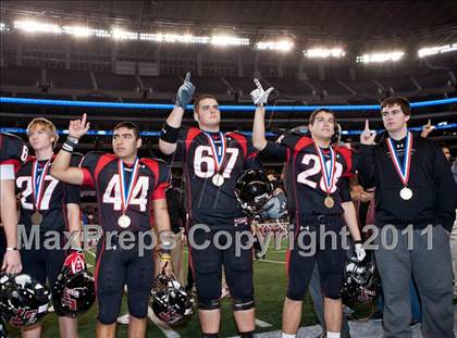 Thumbnail 2 in Lake Travis vs. Midway (UIL 4A Division 1 Final) photogallery.