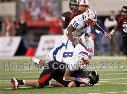 Thumbnail 1 in Lake Travis vs. Midway (UIL 4A Division 1 Final) photogallery.
