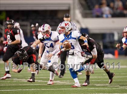 Thumbnail 3 in Lake Travis vs. Midway (UIL 4A Division 1 Final) photogallery.