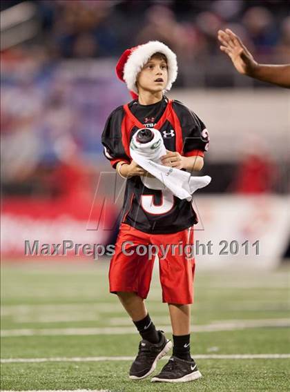 Thumbnail 1 in Lake Travis vs. Midway (UIL 4A Division 1 Final) photogallery.