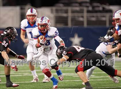 Thumbnail 2 in Lake Travis vs. Midway (UIL 4A Division 1 Final) photogallery.