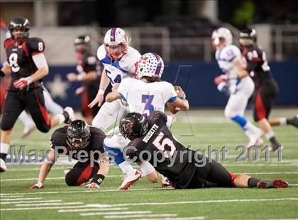 Thumbnail 1 in Lake Travis vs. Midway (UIL 4A Division 1 Final) photogallery.