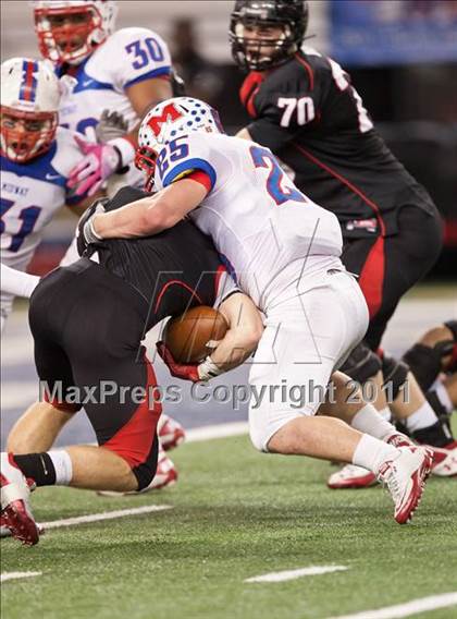 Thumbnail 1 in Lake Travis vs. Midway (UIL 4A Division 1 Final) photogallery.