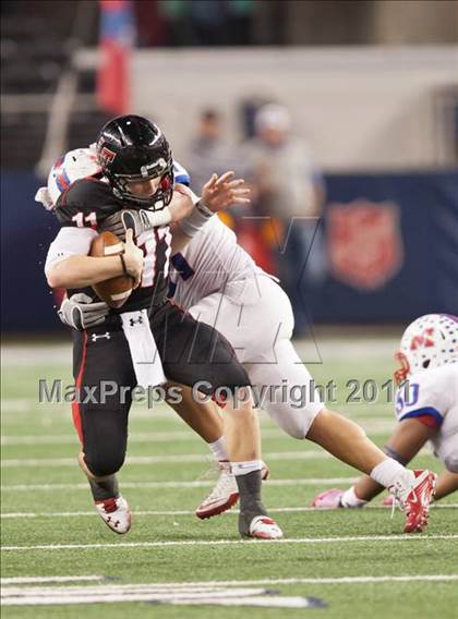 Thumbnail 3 in Lake Travis vs. Midway (UIL 4A Division 1 Final) photogallery.