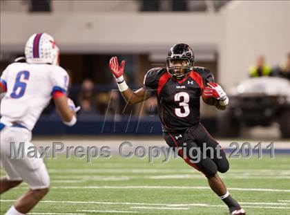 Thumbnail 2 in Lake Travis vs. Midway (UIL 4A Division 1 Final) photogallery.