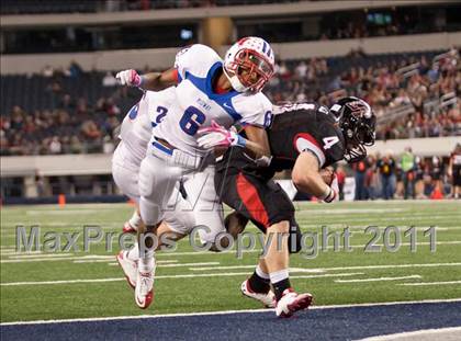 Thumbnail 1 in Lake Travis vs. Midway (UIL 4A Division 1 Final) photogallery.