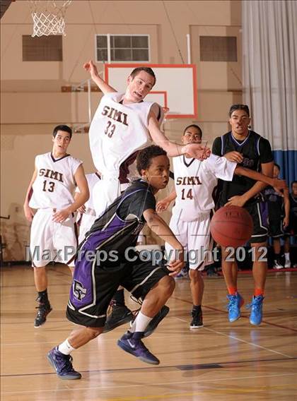 Thumbnail 3 in Rancho Cucamonga vs. Simi Valley (MaxPreps Holiday Classic) photogallery.