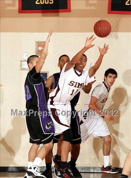 Thumbnail 2 in Rancho Cucamonga vs. Simi Valley (MaxPreps Holiday Classic) photogallery.