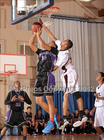 Thumbnail 3 in Rancho Cucamonga vs. Simi Valley (MaxPreps Holiday Classic) photogallery.