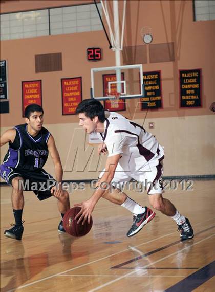Thumbnail 3 in Rancho Cucamonga vs. Simi Valley (MaxPreps Holiday Classic) photogallery.