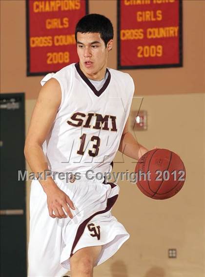 Thumbnail 3 in Rancho Cucamonga vs. Simi Valley (MaxPreps Holiday Classic) photogallery.
