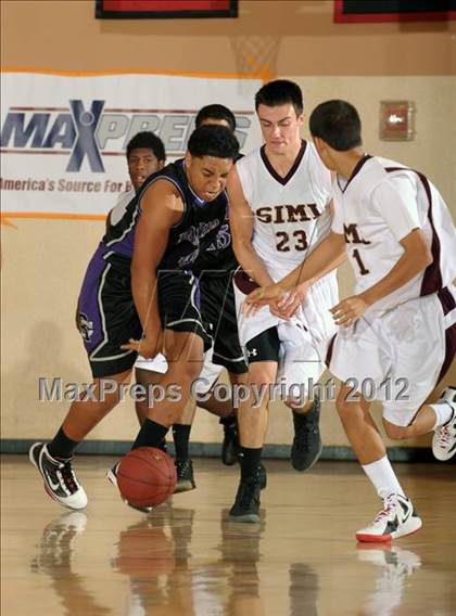 Thumbnail 2 in Rancho Cucamonga vs. Simi Valley (MaxPreps Holiday Classic) photogallery.