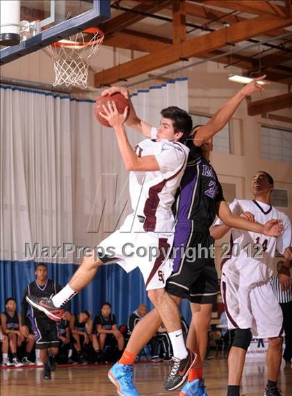 Thumbnail 3 in Rancho Cucamonga vs. Simi Valley (MaxPreps Holiday Classic) photogallery.