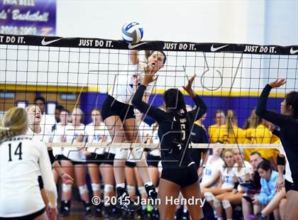 Thumbnail 2 in Archbishop Mitty vs. Assumption (Durango Fall Classic) photogallery.