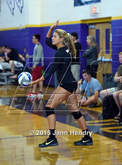 Thumbnail 3 in Archbishop Mitty vs. Assumption (Durango Fall Classic) photogallery.