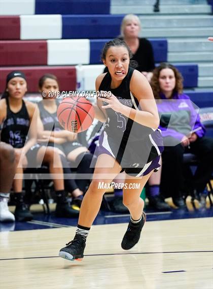 Thumbnail 2 in Mesa Ridge vs Dakota Ridge (Cherry Creek/Dakota Ridge Tip-Off Tournament) photogallery.
