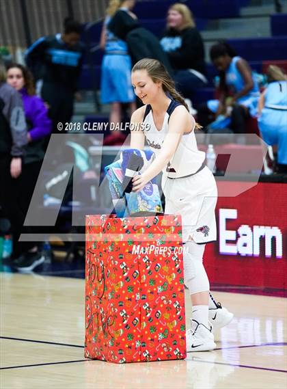 Thumbnail 3 in Mesa Ridge vs Dakota Ridge (Cherry Creek/Dakota Ridge Tip-Off Tournament) photogallery.