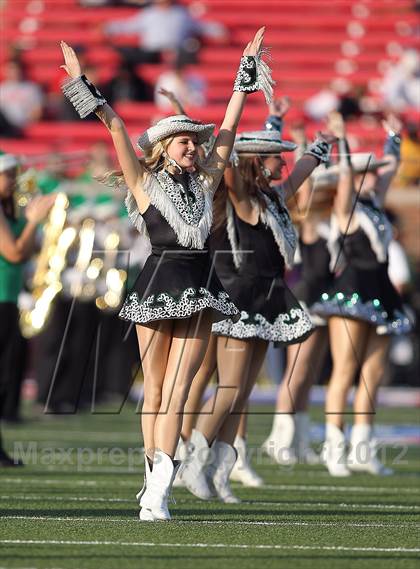 Thumbnail 1 in DeSoto vs. Carroll (UIL 5A Division 1 Quarterfinal Playoff) photogallery.
