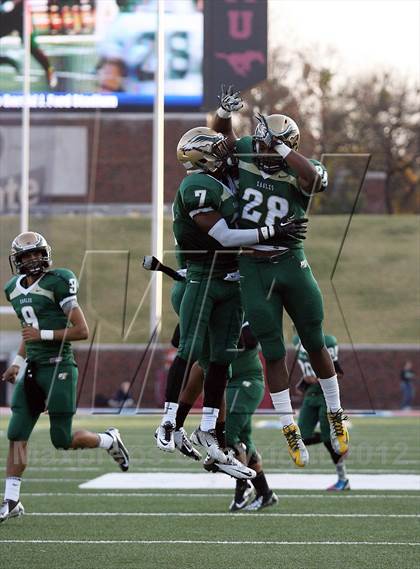 Thumbnail 3 in DeSoto vs. Carroll (UIL 5A Division 1 Quarterfinal Playoff) photogallery.