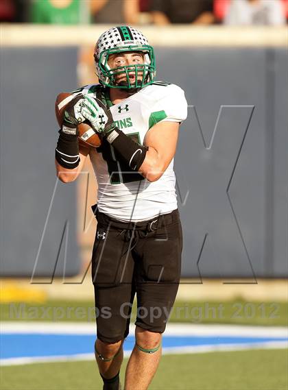 Thumbnail 2 in DeSoto vs. Carroll (UIL 5A Division 1 Quarterfinal Playoff) photogallery.