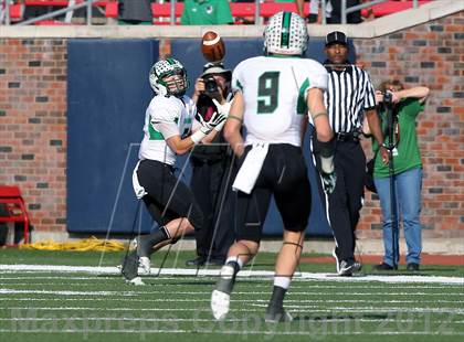 Thumbnail 2 in DeSoto vs. Carroll (UIL 5A Division 1 Quarterfinal Playoff) photogallery.