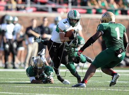 Thumbnail 2 in DeSoto vs. Carroll (UIL 5A Division 1 Quarterfinal Playoff) photogallery.