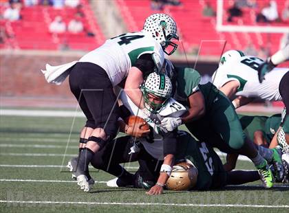 Thumbnail 3 in DeSoto vs. Carroll (UIL 5A Division 1 Quarterfinal Playoff) photogallery.