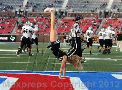 Thumbnail 2 in DeSoto vs. Carroll (UIL 5A Division 1 Quarterfinal Playoff) photogallery.