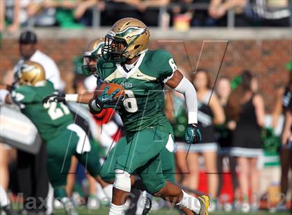 Thumbnail 1 in DeSoto vs. Carroll (UIL 5A Division 1 Quarterfinal Playoff) photogallery.