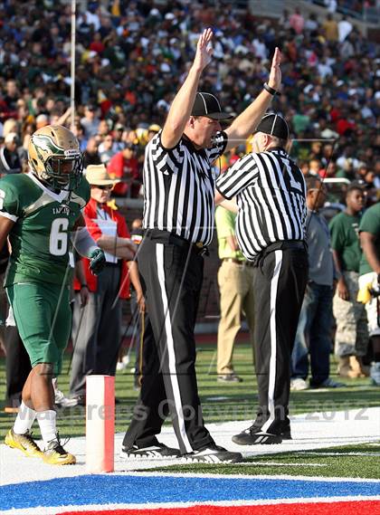 Thumbnail 3 in DeSoto vs. Carroll (UIL 5A Division 1 Quarterfinal Playoff) photogallery.