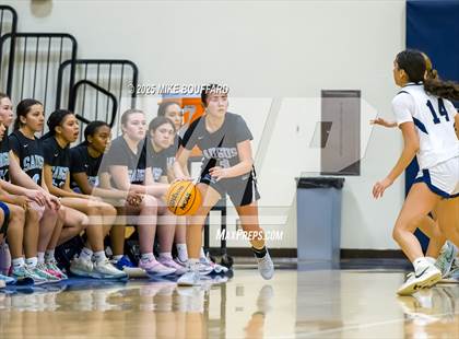 Thumbnail 3 in Saugus vs Dos Pueblos (CIF-SS D2AA Round 1 Playoff) photogallery.