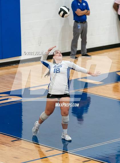 Thumbnail 2 in Indianapolis Bishop Chatard vs Indianapolis Scecina Memorial (City Tourney Round 2) photogallery.