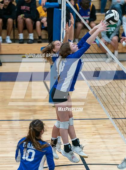 Thumbnail 2 in Indianapolis Bishop Chatard vs Indianapolis Scecina Memorial (City Tourney Round 2) photogallery.