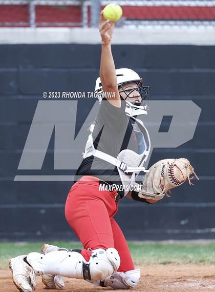 Thumbnail 1 in East Bernard vs. Terry photogallery.