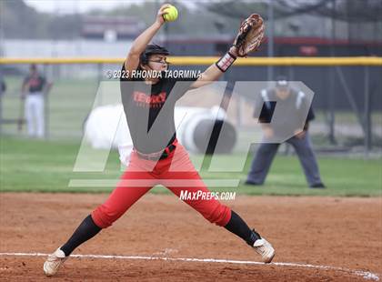 Thumbnail 1 in East Bernard vs. Terry photogallery.