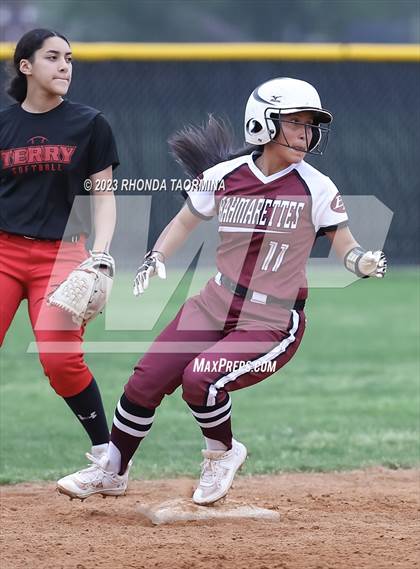 Thumbnail 1 in East Bernard vs. Terry photogallery.