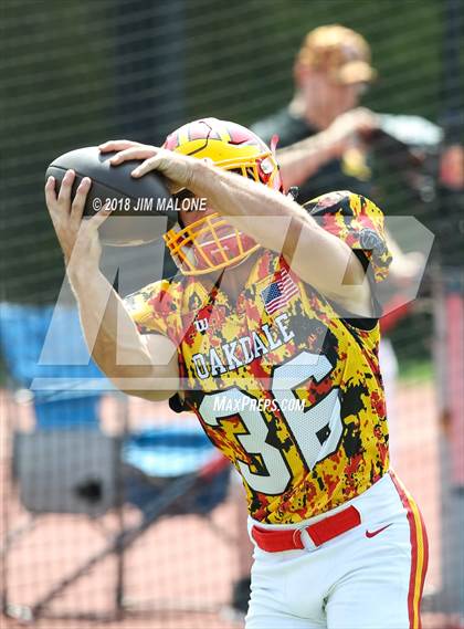 Thumbnail 2 in Archbishop Mitty vs. Oakdale photogallery.