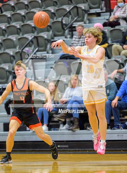 Thumbnail 3 in Bishop Kelly vs. Post Falls (The Capital Classic) photogallery.