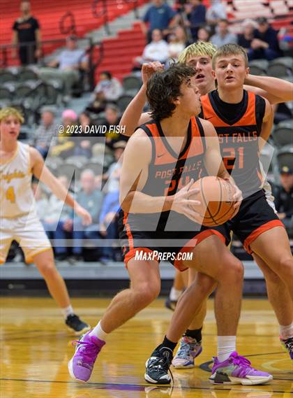 Thumbnail 3 in Bishop Kelly vs. Post Falls (The Capital Classic) photogallery.