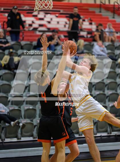 Thumbnail 2 in Bishop Kelly vs. Post Falls (The Capital Classic) photogallery.
