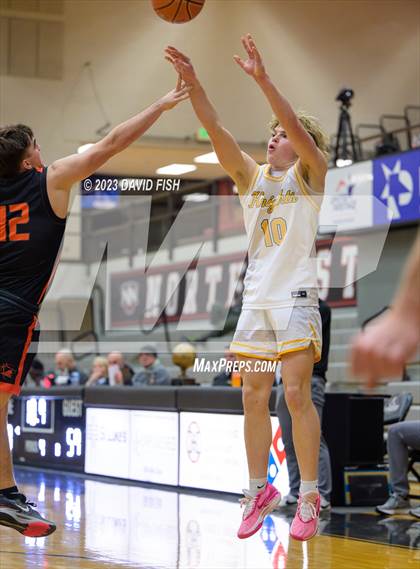 Thumbnail 2 in Bishop Kelly vs. Post Falls (The Capital Classic) photogallery.