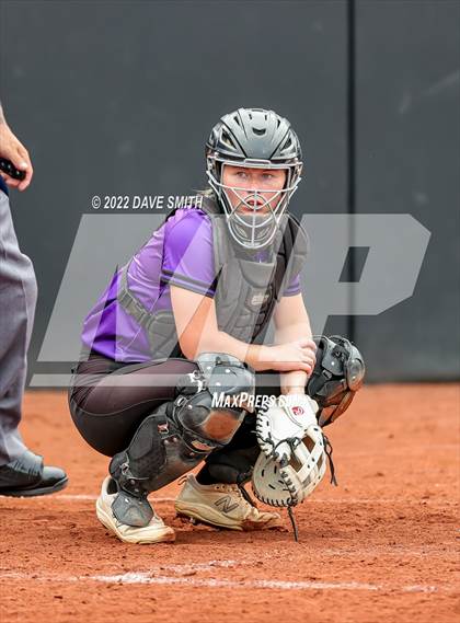 Thumbnail 2 in Muscatine vs Regina (Varsity Classic) photogallery.