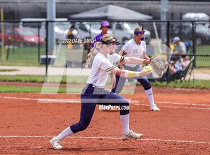 Thumbnail 1 in Muscatine vs Regina (Varsity Classic) photogallery.