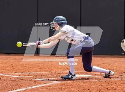 Thumbnail 3 in Muscatine vs Regina (Varsity Classic) photogallery.