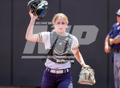 Thumbnail 2 in Muscatine vs Regina (Varsity Classic) photogallery.