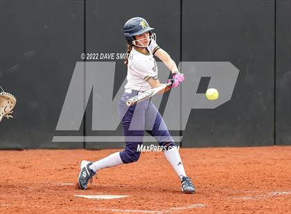 Thumbnail 3 in Muscatine vs Regina (Varsity Classic) photogallery.